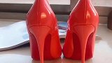 漂亮的高跟鞋应该送给你心爱的女人