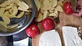 湖北粉丝来云南大山隐居，农村姑娘用牛肉招待，各种配菜一锅煮