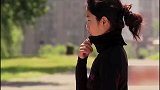 女子舌头被拉链卡住，路人帮忙却不慎扯断