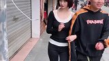 无意间看到的一幕，这个女人的行为必须曝光！ 正能量 街头搞笑 美女 街头 路人视角