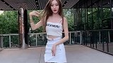 网红美女跳舞精彩好看，舞姿很不错，这身材真完美！