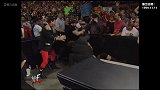 WWE-17年-经典时刻：施瓦辛格做客SmackDown暴打HHH-精华
