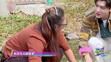 盘点明星唱歌换钱，张艺兴地铁卖唱，黄渤一首歌五毛钱，太扎心了