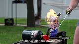 让灭火器和喷火器强强对抗，会发生什么？场面非常壮观！