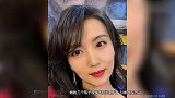 万人迷陈好带仨娃现身医院，打扮朴素豪车抢镜，如今当老师好幸福