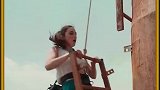 两个女人挑战800米高塔