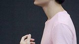 成毅跳舞现场跳舞好呆萌，可网友的重点全在柳大哥的衣服