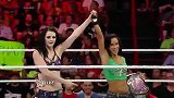 WWE-14年-RAW第1104期：佩奇忍无可终爆发怒揍AJ李-花絮