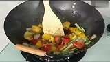 泰式镬仔炒腰果红椒鸡球