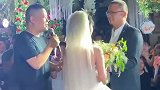 跟小岳岳参加婚礼，都有种听相声的感觉！