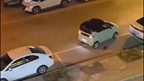 就这样的开车技术，无论车位设计的多大，你都倒不进去！