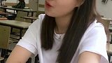 美女小姐姐教室里唱《姐姐》，唱出了多少人的童年回忆！
