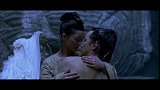 美女一句话激怒男子，男子变得狂躁起来，无情的蹂躏了她
