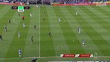第34分钟哈德斯菲尔德球员普里查德射门