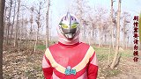 奥特曼真人版：小菲菲主动挑战大怪兽，迪迦在一旁暗中帮助她