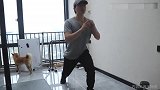 腿粗屁股大？不用慌 3分钟教你在家徒手练腿