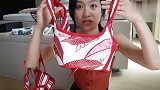 胸小的女孩穿什么泳衣好看？学学下面这样穿，既漂亮又有气质