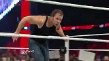 WWE-14年-RAW第1099期：迪恩勇战坏消息 安布罗斯vs巴瑞特-花絮