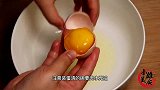 做蛋糕时，不用烤箱和电饭锅，大厨教你一招，一个平底锅全搞定