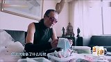 谢贤有多喜欢自己的孙子？亲手剥虾喂孙子吃，眼神里充满了爱意！