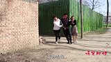 喜剧：妯娌俩给大哥脸上画口红印，结果被大嫂发现，这下大哥惨了