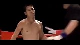 格斗-17年-日本拳手赛前嚣张挑衅惨被2秒KO 输不起竟想群殴对手！-专题