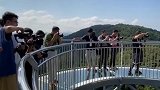 百米高空上数不清的超模选手，真是美人美景～