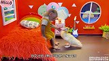 小猴子比比照顾小鸭子嘎嘎