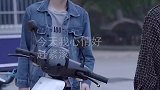 早晨的天空，眼睛看到的和拍下来的完全不同，看到朝霞，拍下压抑