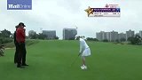 CBA-1415赛季-女神阿尔芭同姚明出席高尔夫活动 身材火辣姿势专业-新闻