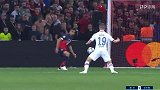渐入佳境！芒特禁区线无人盯防 一脚撩射打偏了