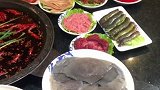 到底是贾哥的肚子更圆，还是月亮更圆