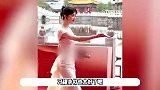 许嵩女友冯禧久违露面主持，和赖美云同框吊打，高挑身材气质优越