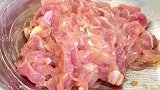 做个又脆又绿的窝笋炒肉丝！