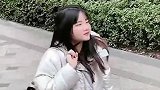 陈婷出门遇到抢包的，看她如何机智应对的，结果搞笑了