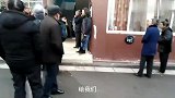 王一博的房车五辆，围观群众是跑龙套的