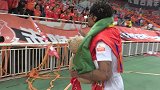 赛后乌索单独谢场两眼湿润 鲁能球迷高喊等你回来