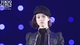 日本超模女神水原希子T台秀火力全开，台步实在霸气！