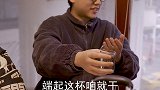 年底聚会我坐小朋友那桌。