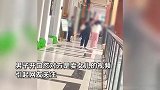 曝女方父母要60万彩礼，双方商场内激烈争吵，男方怒怼其在卖女儿