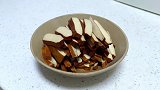 这样做甜椒炒豆干简单家常，吃着鲜香入味还下饭，真是营养又健康