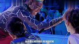 谢娜因语言短板与国际评委同台零交流,还因太吵被示意闭嘴