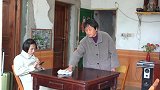 母亲来家享福，儿子出差留她和媳妇在家，回家却碰到母亲在捡废品