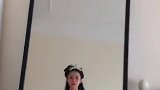 看着镜子像一幅画吗