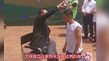 万梓良有多嚣张？腕是真的大啊，用钱砸脑袋，反正星爷不想理他