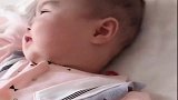 小宝宝最可爱的治愈系微笑，萌萌的样子心都被融化了！