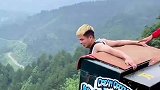 男人面对这种情况，竟然放生大哭