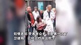 女子跪地自述去医美机构抽脂失败，肠子坏掉险丧命，知情人：受害者众多