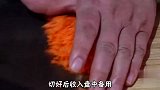 将豆腐切成小丁，不炒不炖不油炸，连吃一个月也不腻