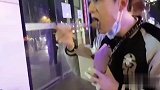 帅出新高度！李现黑白写真曝光，穿白色西装眼神深邃，尽显高级感